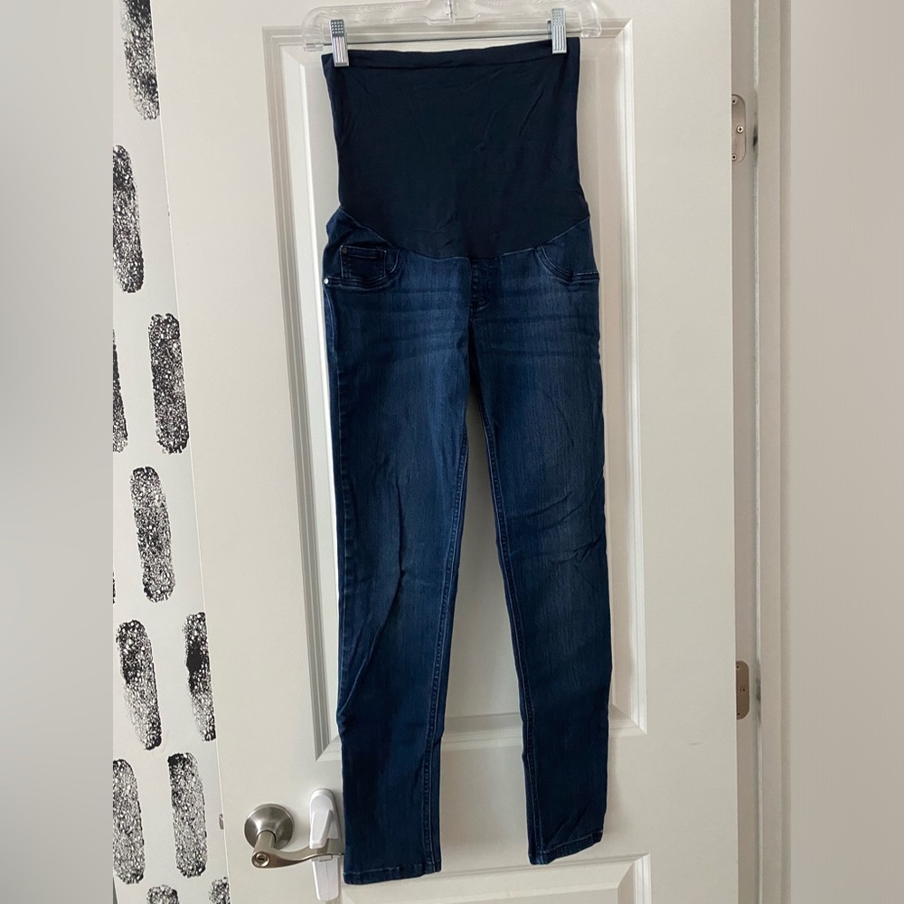 Maternity jeans with full tummy coverage. Size M. Like new!